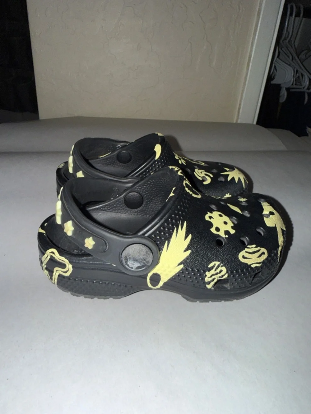 Crocs glow space clogs toddler size 6